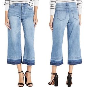 Tribal Wide Leg Cropped Jeans with Frayed Hem - size 8, EUC